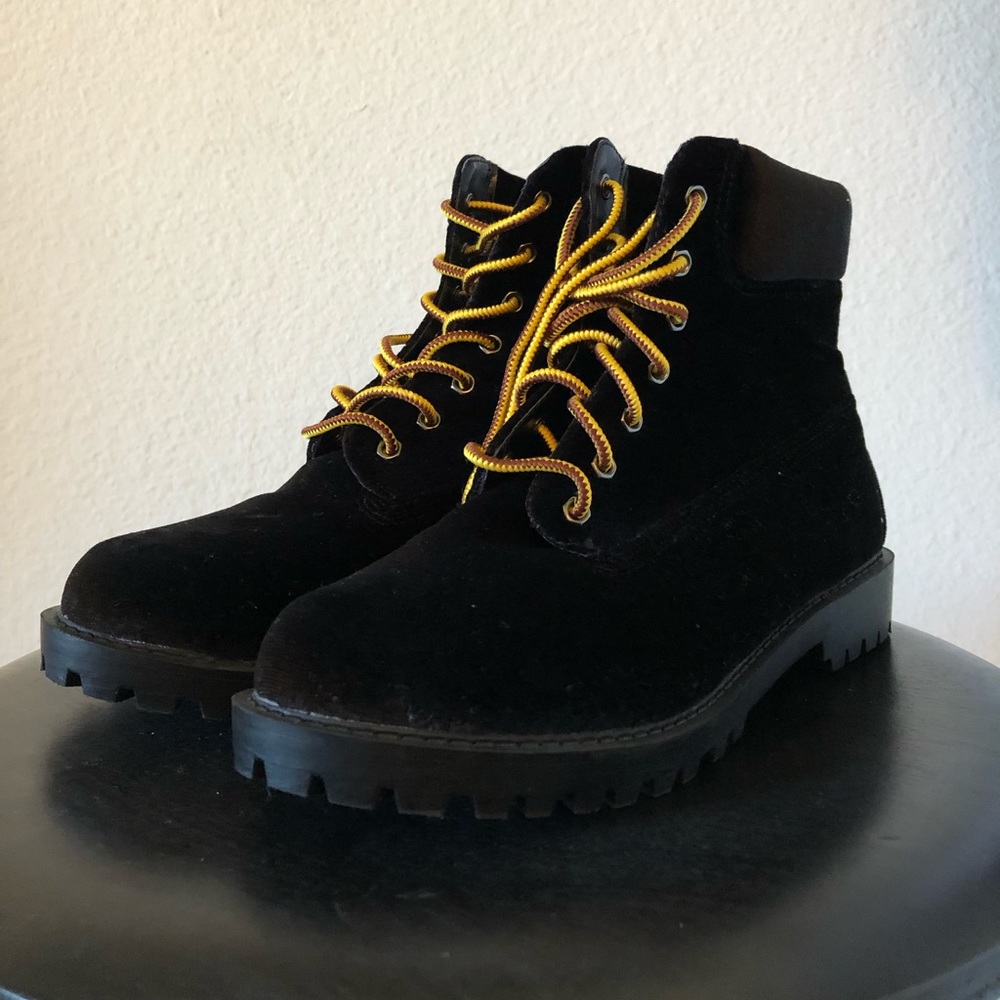 Liliana faux suede boots